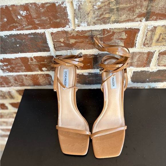 Steve Madden Uplift Ankle Tie Square Toe Sandals in Dark Camel Patent Size 11 - Picture 6 of 15